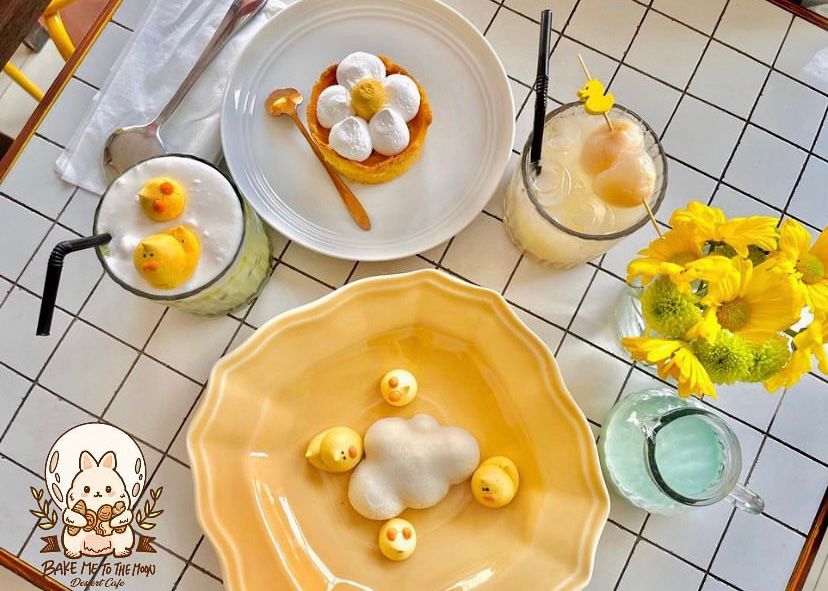 LUCU :Aneka dessert dari Bake Me To The Moon dihiasi bebek-bebek di atas awan. (Instagram/@bakemetothemoon)