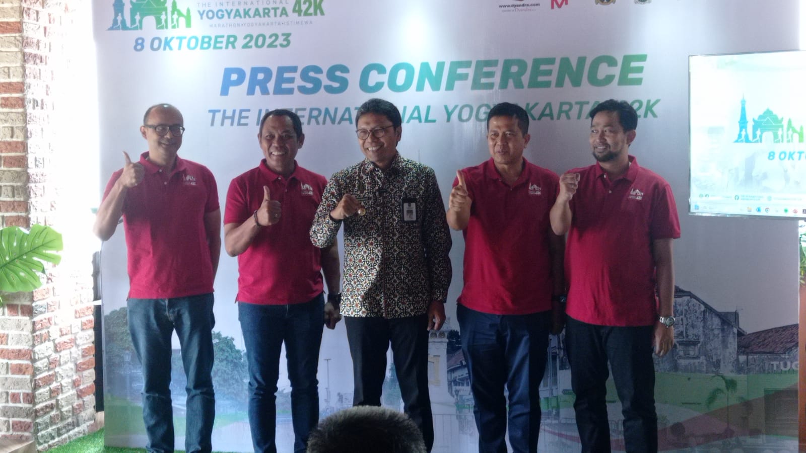 Penjabat Wali Kota Jogja Singgih Raharjo saat menghadiri jumpa pers event The International Yogyakarta 42K Marathon