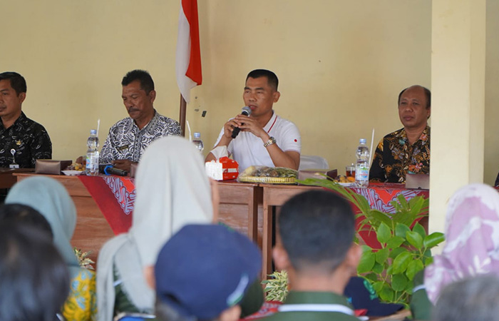 PEMBINAAN - Bupati Gunungkidul Sunaryanta dalam acara Bimbingan Teknis (Bimtek) bersama pamong di Kalurahan Wunung, Kapanewon Wonosari Kamis (21/9)