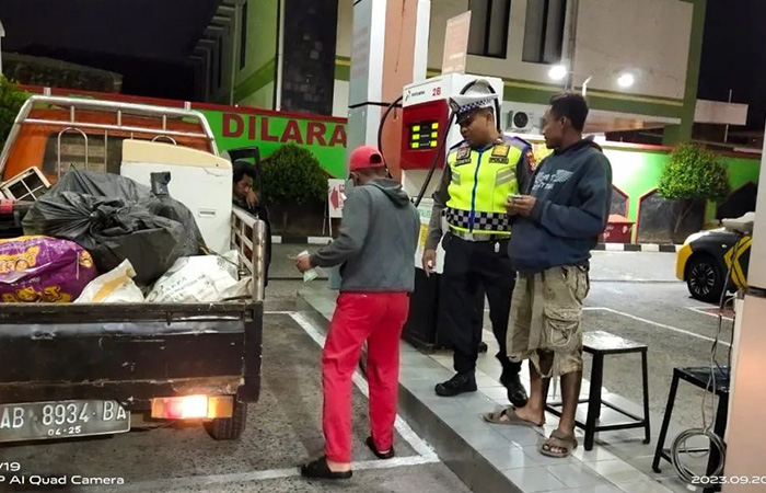 Preventif: petugas kepolisian dari Polsek Gedongtengen dan Umbulharjo melakukan patroli ke beberapa titik untuk antisipasi Kamtibmas.Humas Polresta Jogja untuk Radar.