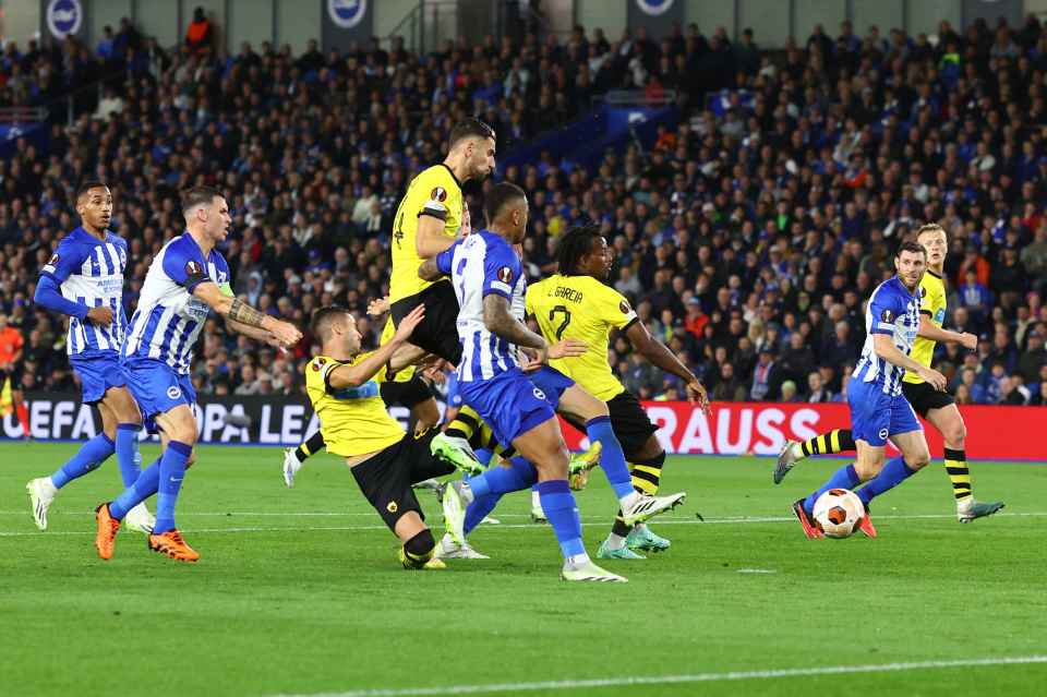 Brighton harus menyerah 2-3 dari AEK Athens di kandang sendiri saat laga perdana Liga Eropa