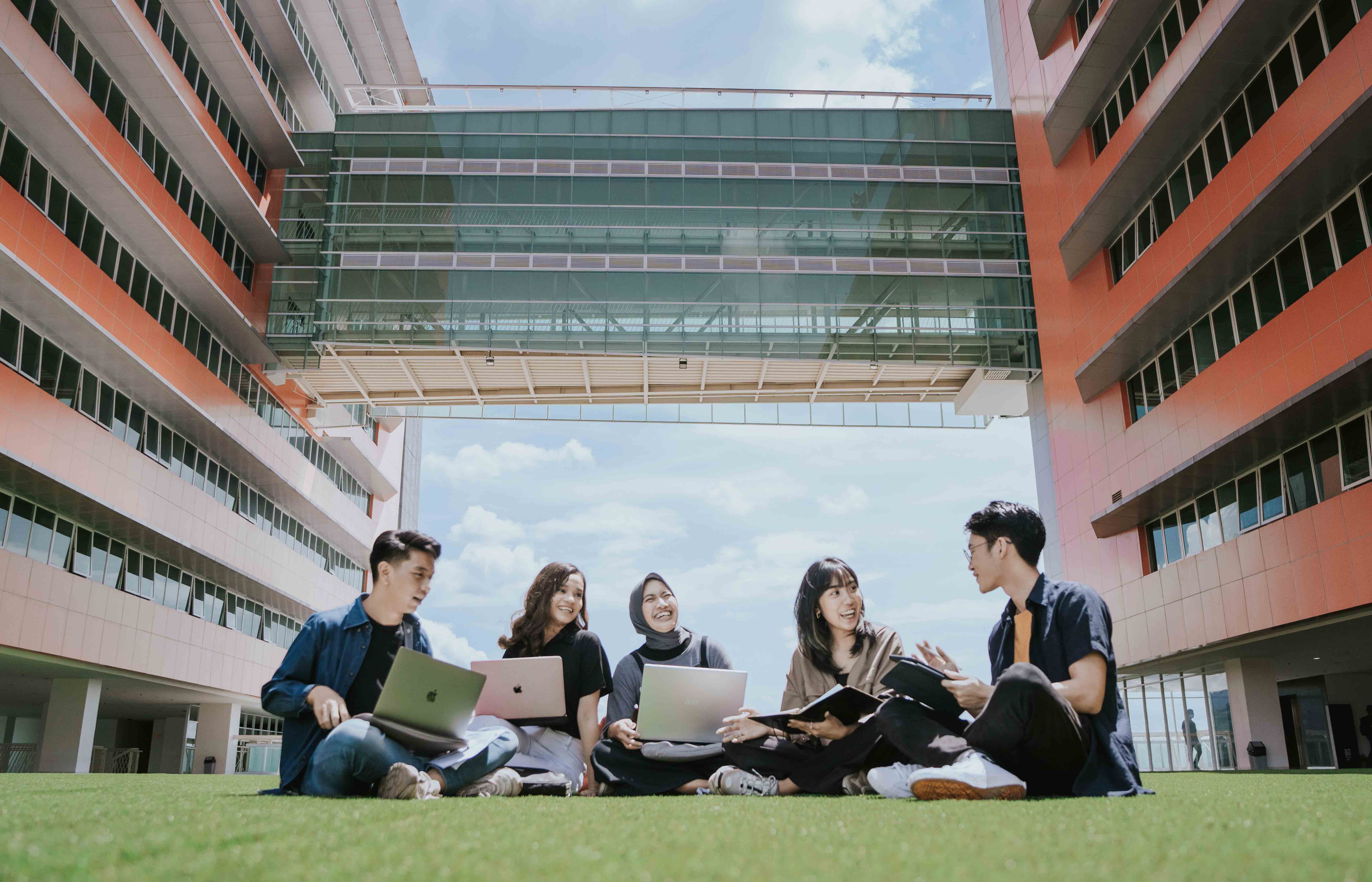 KULIAH: Universitas Katolik Parahyangan (Unpar) Bandung telah membuka Penerimaan Mahasiswa Baru (PMB) untuk Tahun Akademik 2024/2025. (UNPAR FOR RADAR JOGJA)