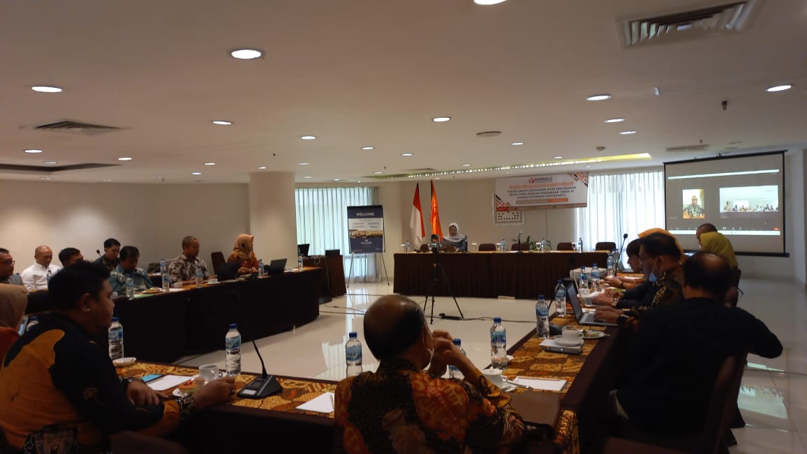PARTISIPASI: Acara Focus Group Discussion Penjajakan Kerjasama dengan Perguruan Tinggi di Hotel Santika Selasa (26/9). (Winda Atika Ira P/Radar Jogja)