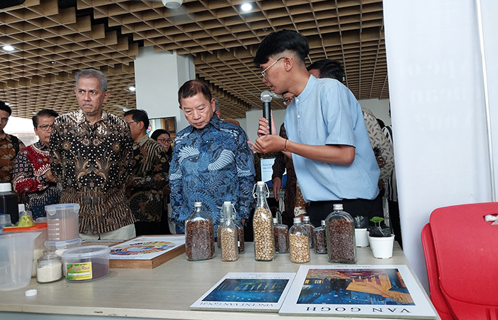 KUNKER: Menteri Perencanaan Pembangunan Nasional (Bappenas) Suharso Monoarfa saat kunjungan kerja ke Sekolah Vokasi UGM Selasa (26/9/23).WULAN YANUARWATI/RADAR JOGJA&nbsp;