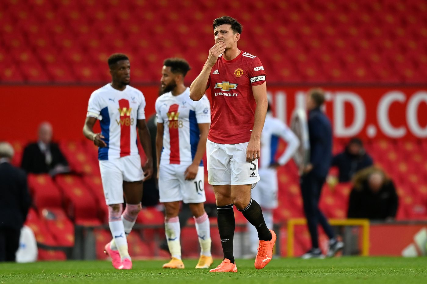Harry Maguire usai mengalahkan Crystal Palace di Piala Liga