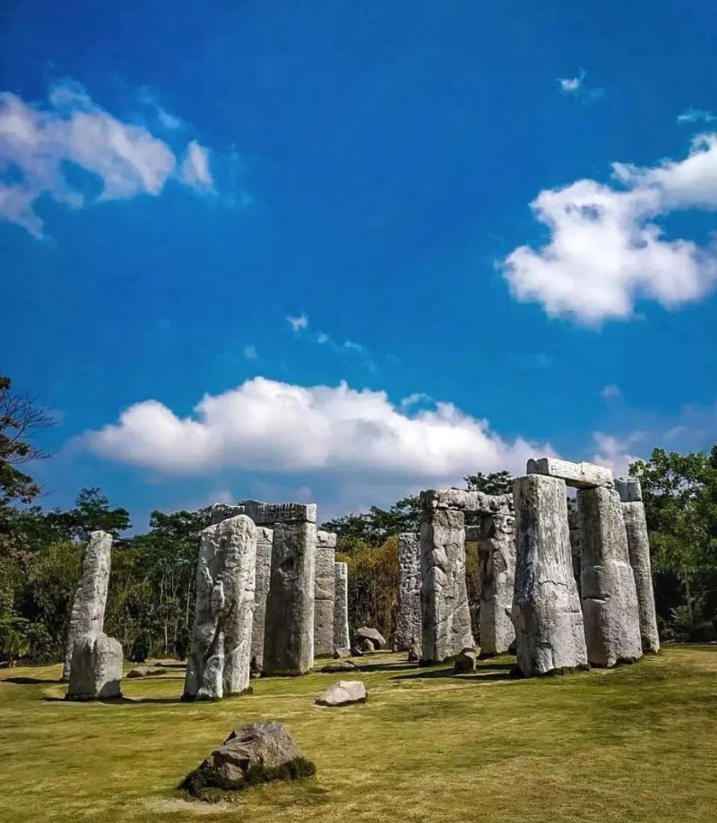 Eksotisnya Stone Henge Merapi. (Instagram/@kotajogja.official Stone Henge Merapi)