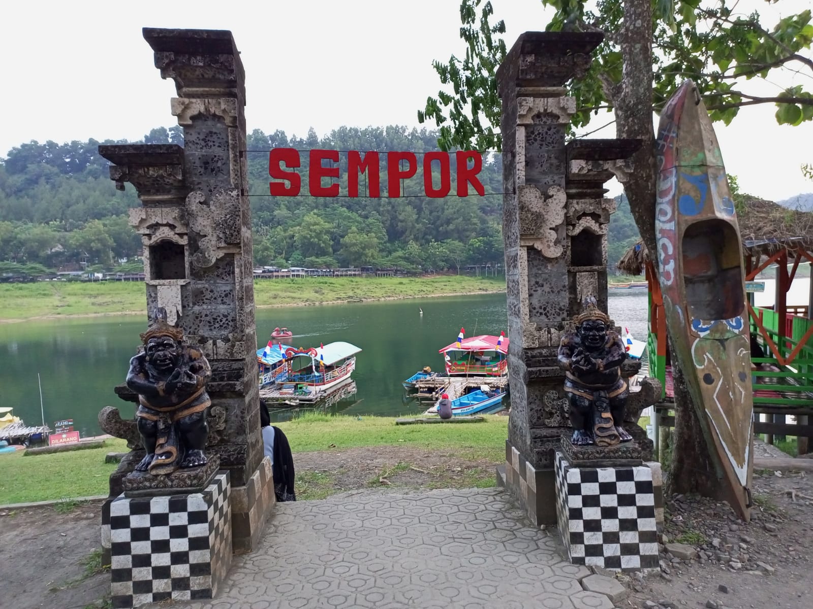 Debit air Waduk Sempor terus menyusut memasuki puncak musim kemarau.M Hafied/Radar Kebumen