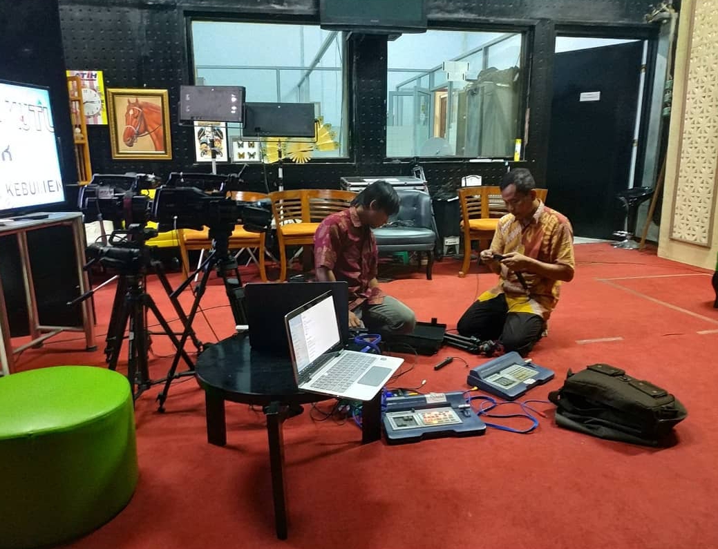 KONTEN LOKAL: Proses produksi siaran Kebumen TV di bawah naungan Lembaga Penyiaran Publik Lokal (LPPL).Istimewa
