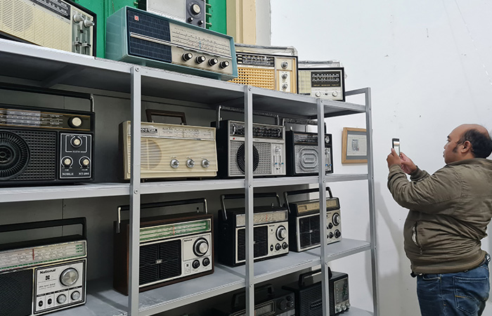 ANTIK: Radio-radio keluaran tahun 1930-an hingga 1990-an yang dipamerkan di Loka Budaya Soekimin Adiwiratmoko, Kota Magelang.Naila Nihayah/Radar Jogja