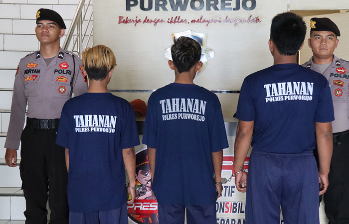 Ketiga pelaku pencuri gabah di Kabupaten Purworejo telah diamankan oleh Satreskrim Polres Purworejo di Mapolres Purworejo.ISTIMEWA