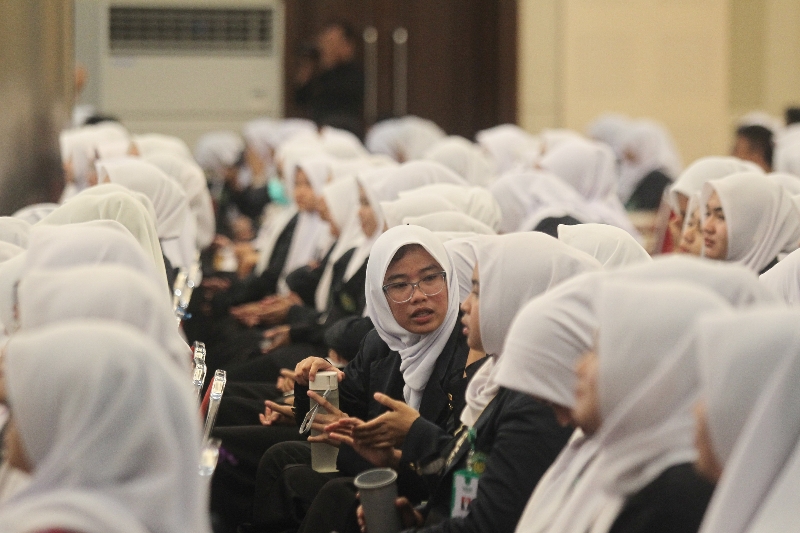 ILMU: Mahasiswa Unisa Jogja saat Kapolri Jenderal Listyo Sigit Prabowo memberikan kuliah kebangsaan di Universitas Aisyiyah (Unisa) Jogjakarta Jumat (29/9). (Guntur Aga Tirtana/Radar Jogja)