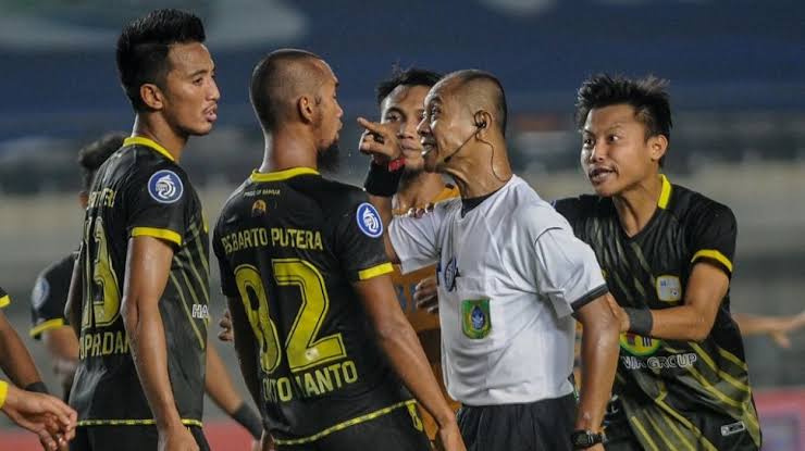 TENANG: Salah satu pertandingan Liga 1 Indonesia. (Istimewa)