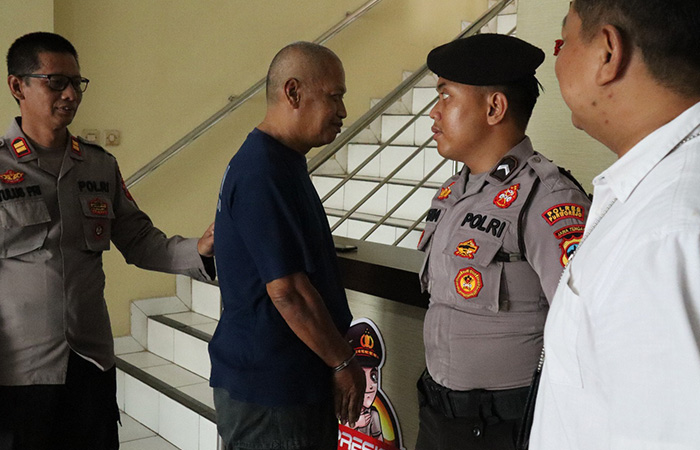DIBEKUK: MS tersangka penggelapan motor rentalannya, kini berhasil ditangkap oleh polisi di Mapolres Purworejo.POLRES PURWOREJO
