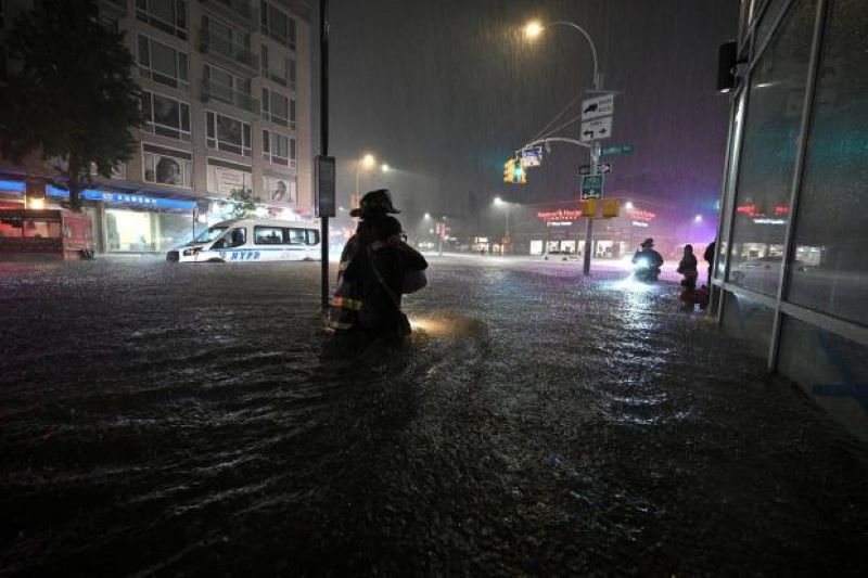 suasana banjir di New York