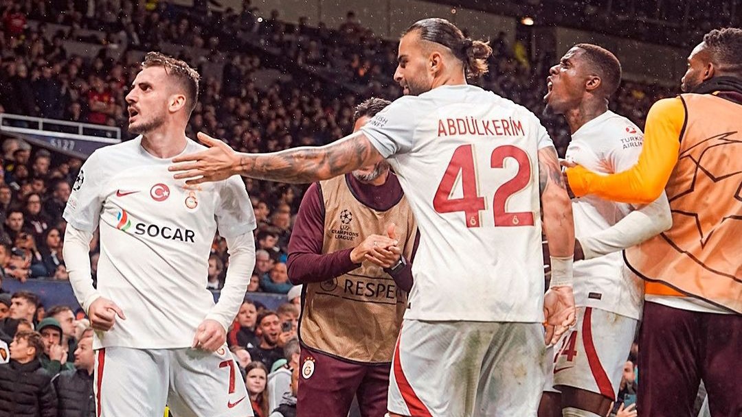 MANTAP: Pemain Galatasaray menang atas Manchester United dalam matchday kedua Liga Champions di Stadion Old Trafford Rabu (4/10). (Dok Galatasaray)