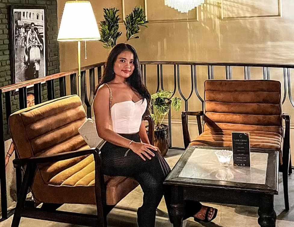 Penyanyi lokal Sartika Sitohang, yang akrab dipanggil Tika menjadi korban pencurian