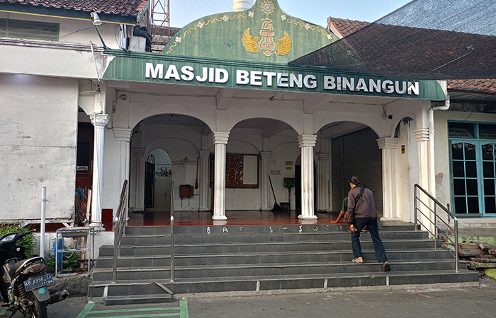 HARUS PINDAH: Suasana Masjid Benteng Binangun di Jalan Kadipaten Lor 02, Kelurahan Kadipaten Wetan, Kemantren Kraton, Jogja, Kamis (5/10). Masjid ini juga terdampak proses revitaliasi beteng Keraton