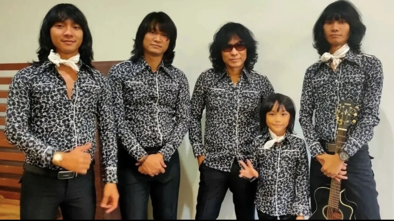 Band T