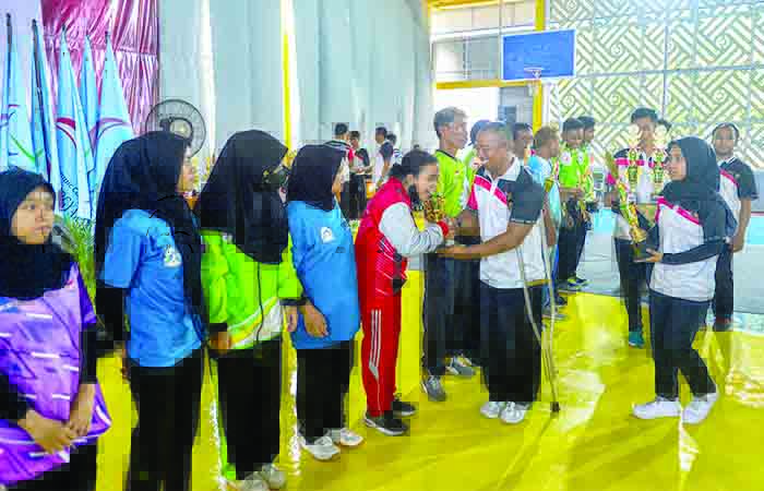 APRESIASI: Penutupan Kejurda II NPC DIJ di GOR Universitas Mercu Buana Yogyakarta (UMBY), Sabtu (7/10) lalu.