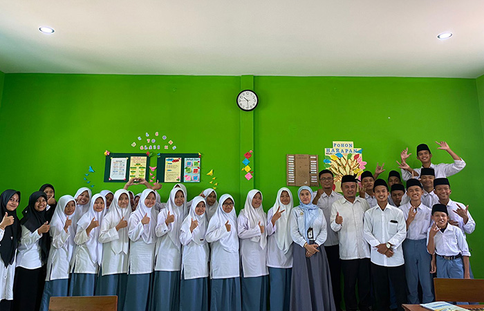 ANTUSIAS: Warga Madrasah Aliyah Darul Mushlihin Bantul usai menggelar sosialisasi pemilih pemula untuk menyemarakkan Pemilu 2024.Dokumentasi Madrasah Aliyah Darul Mushlihin Bantul