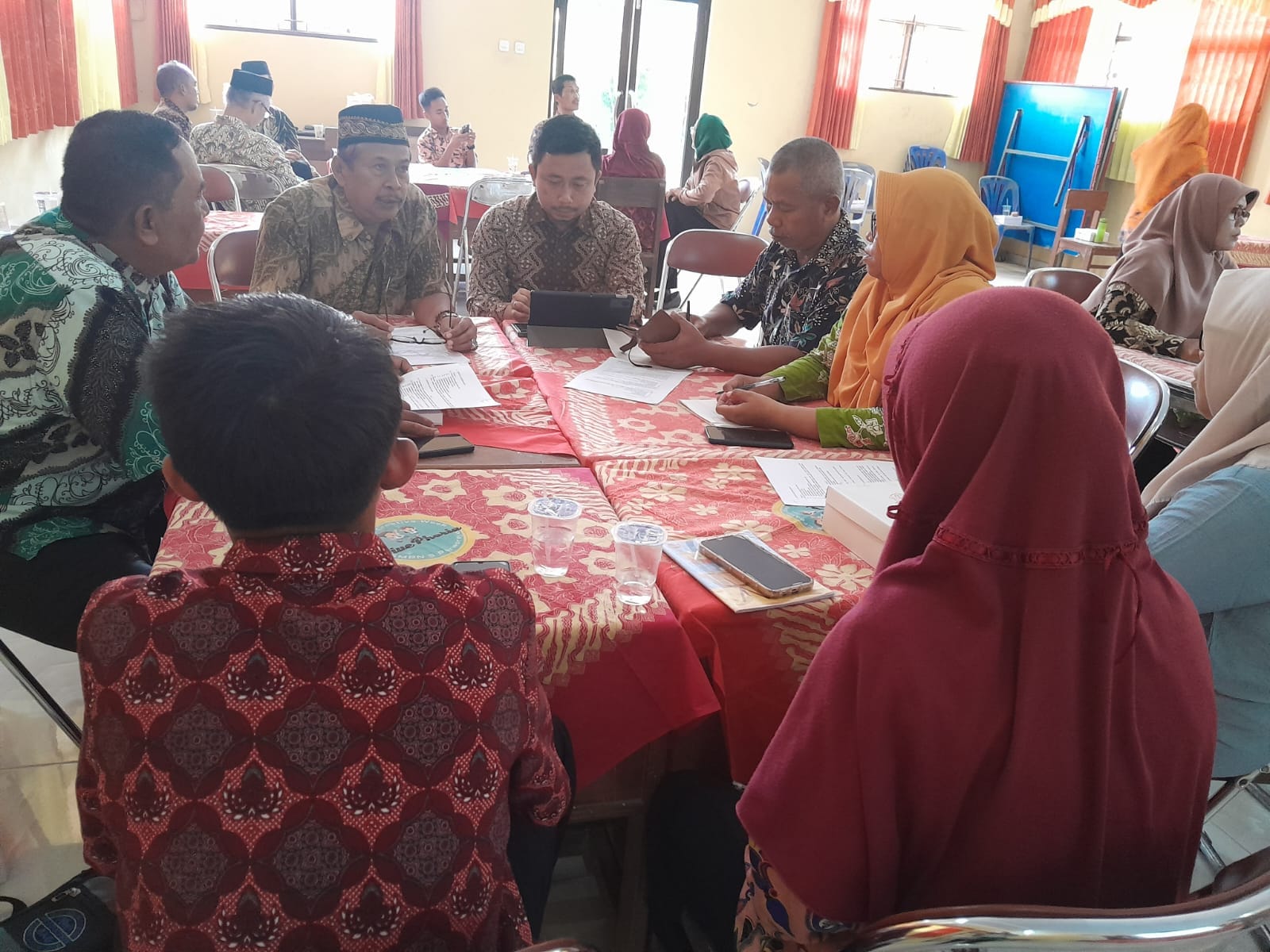 FOKUS: Suasana workshop yang diselenggarakan oleh SMPN 5 Purworejo dalam penyusunan regulasi tindak kekerasan di lingkungan sekolah beberapa waktu lalu. (Dok Istimewa)