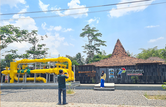 BERI MANFAAT: Balkondes PGN Karangrejo menyalurkan gas alam ke rumah-rumah warga. Mereka pun merasakan manfaat dari gas alam itu.Naila Nihayah/Radar Jogja