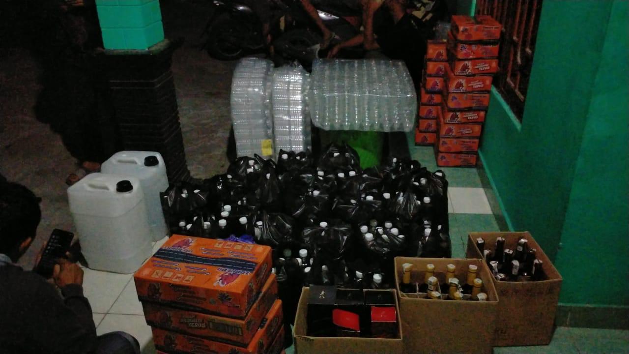 SITA: Minuman yang diduga minuman keras oplosan disita Polres Bantul. (Dok Polres Bantul).