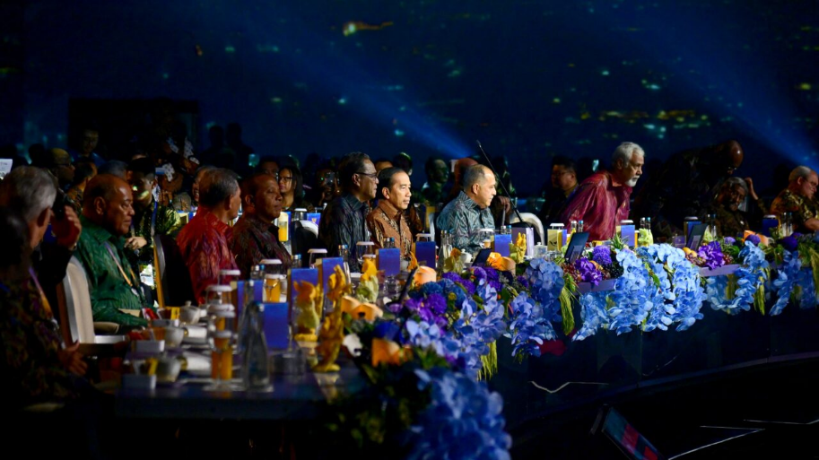 Foto: Presiden Joko Widodo menggelar jamuan makan malam dengan para pemimpin dan delegasi internasional AIS (10/10) (foto: presidenri.go.id)