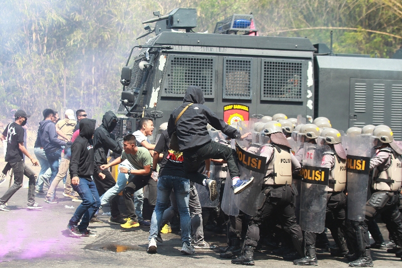 PROSEDUR: Polda DIY menggelar Pelatihan Sistem Keamanan Kota (Sispamkota) dalam rangka pengamanan Pemilu 2024 di Stadion Maguwoharjo, Rabu (11/10). (Guntur Aga Tirtana/Radar Jogja)