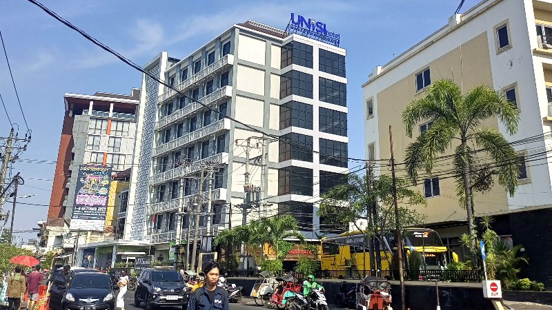 AWARD: Sejumlah hotel yang merupakan bangunan tinggi berdiri Jalan Pasar Kembang, Kota Jogja Rabu (11/10). (Guntur Aga Tirtana/Radar Jogja)