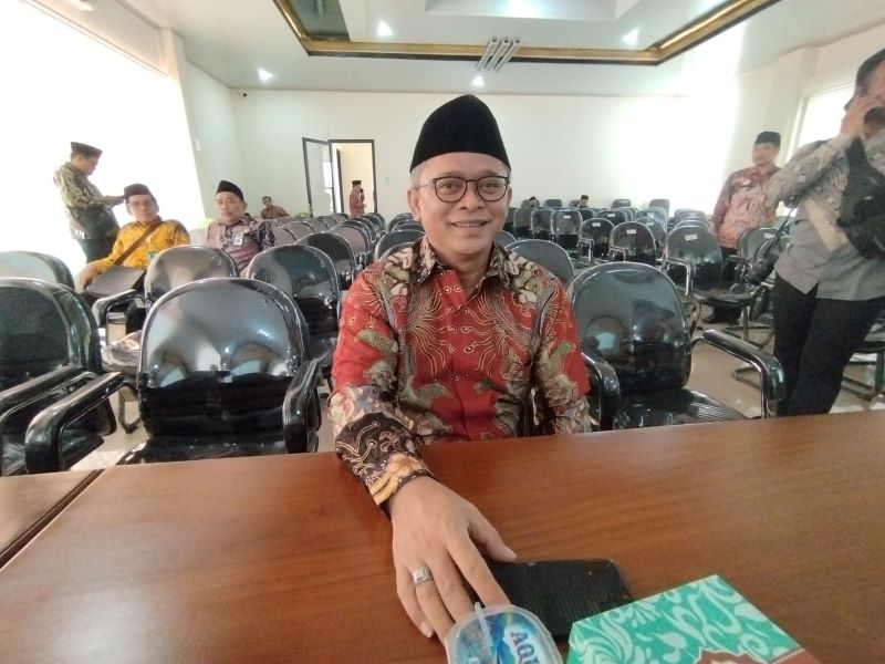 Staf Khusus Menteri Agama RI Wibowo Prasetyo saat ditemui Radar Jogja di Kantor Kemenag Purworejo Rabu (11/10). JIHAN ARON VAHERA/RADAR JOGJA