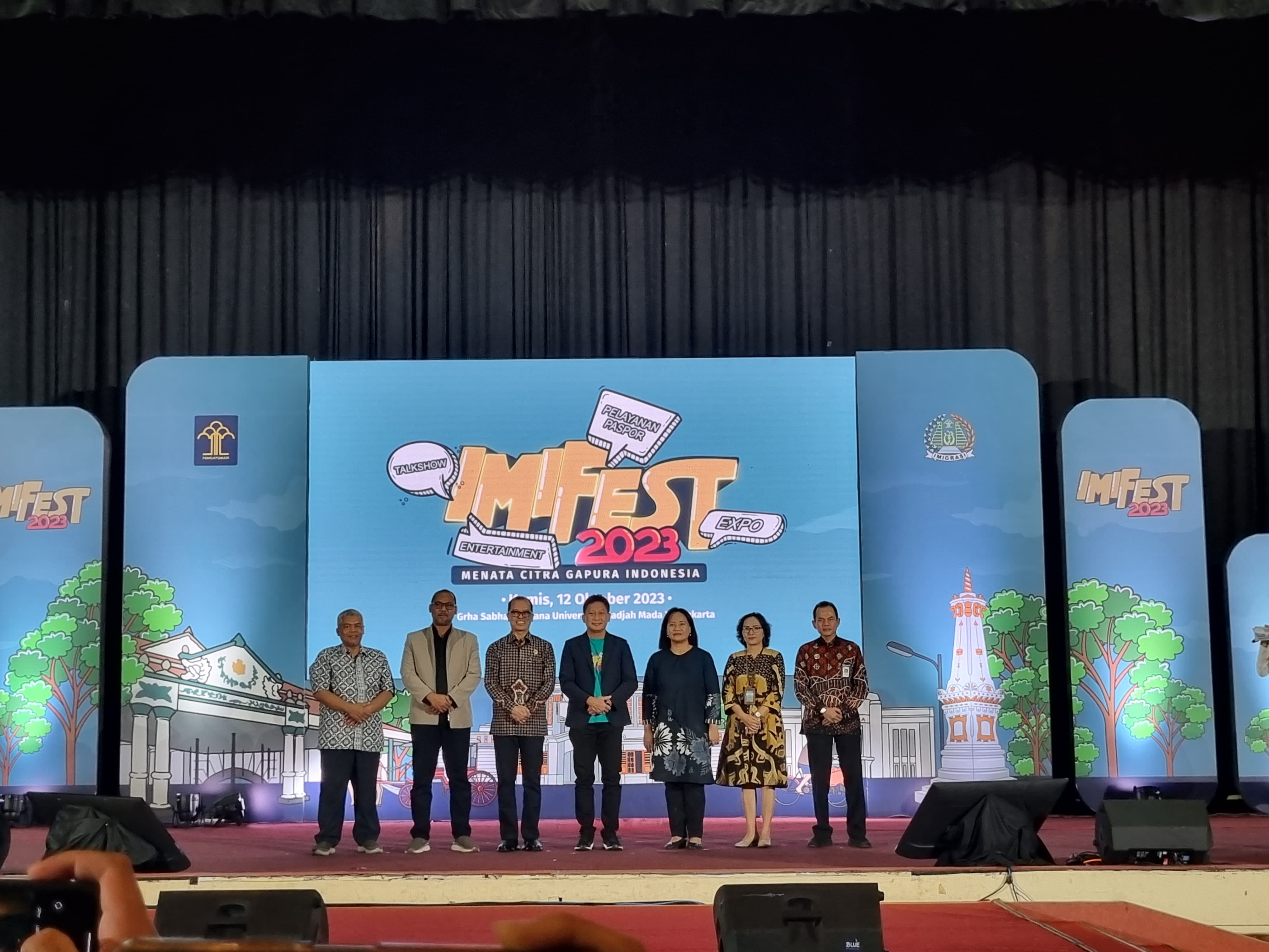 IMIFEST: Rangkaian acara Imigrasi Festival (Imifest) yang berlangsung di Grha Sabha Pramana Univesitas Gadjah Mada jadi momentum untuk peluncuran visa pendidikan. (FAHMI F/RADAR JOGJA)