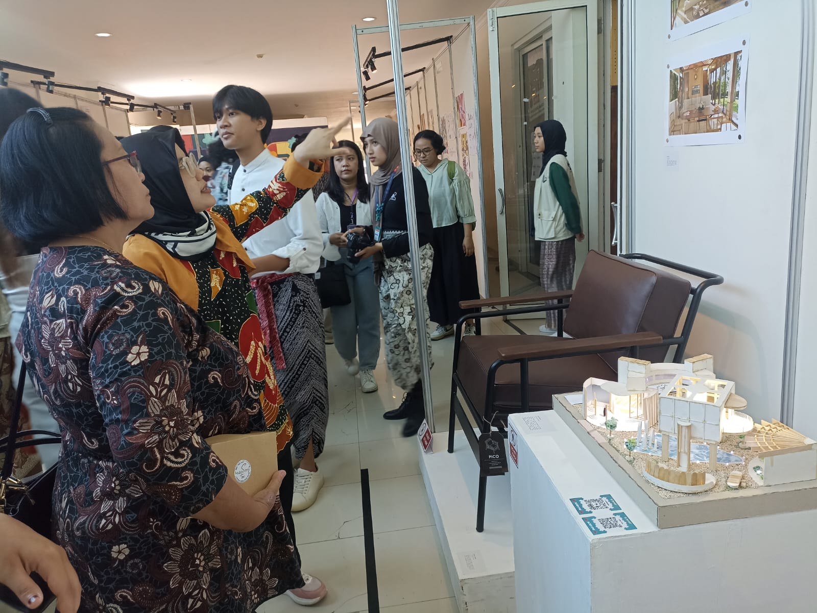 DESAIN INTERIOR: Rangkaian acara TKMDII XVI sendiri meliputi Karya Baru Delegasi. Inti dari acara ini adalah pameran desain inspiratif. (GREGORIUS B/RADAR JOGJA)