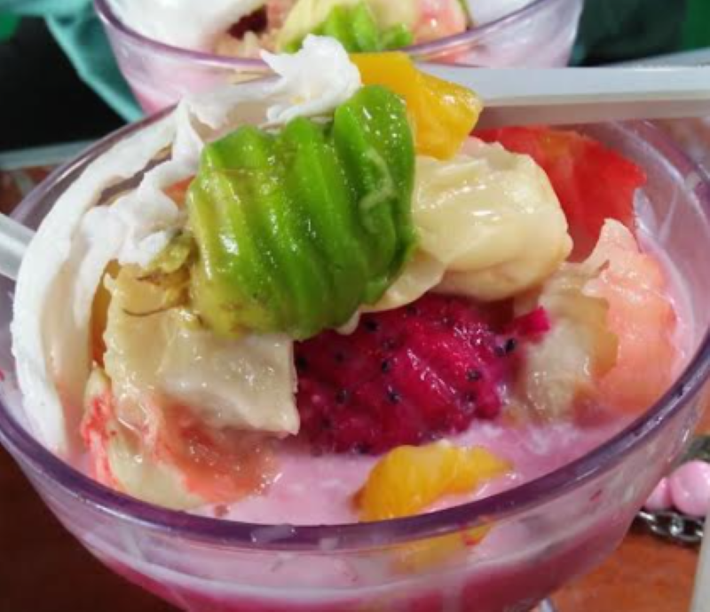 Muantap.. Es Campur Segeeeer cocok dinikmati saat cuaca Hot. (pinterest/@iniarable)