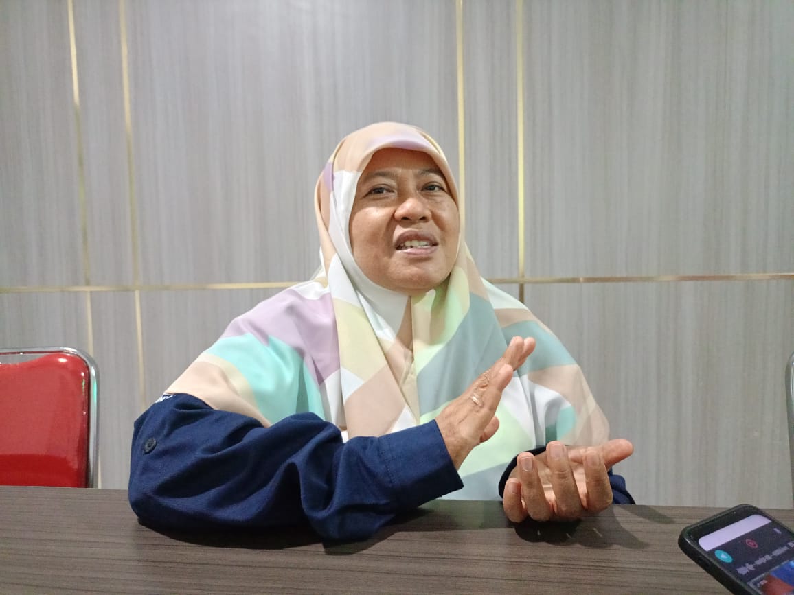 EFEKTIF: Kasi Pencegahan Pengendalian Penyakit Menular dan Imunisasi Dinkes Kota Jogja Endang Sri Rahayu saat diwawancara di Kantor Dinkes Kota Jogja, Jumat (13/10). (Alfi Annissa Karin/ Radar Jogja)