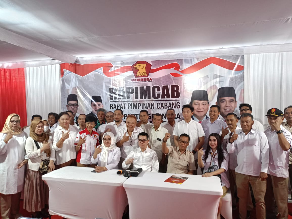 CHEMISTRY: Suasana rapat pimpinan cabang yang digelar di Kantor DPC Partai Gerindra Kota Jogja, Jumat (13/10). (Annissa Alfi Karin/Radar Jogja)