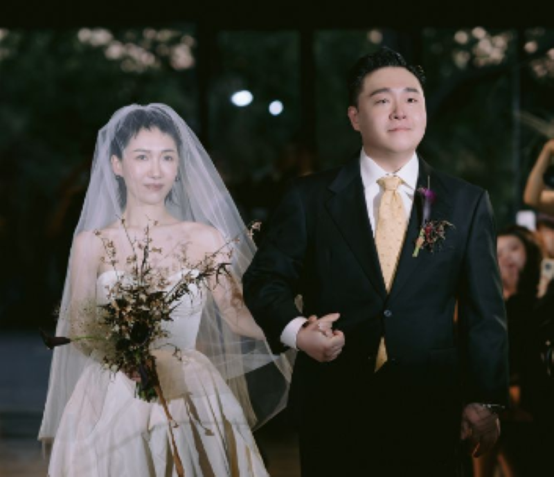 Pernikahan Boboho, Hao Shao Wen. (insertlive.com/Dok. Weibo)