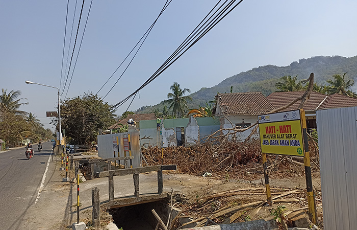 DIMULAI: Proyek pengerjaan JJLS Kelok 18 di Kalurahan Parangtritis, Kapanewon Kretek, Bantul.Gregorius Bramantyo/Radar Jogja