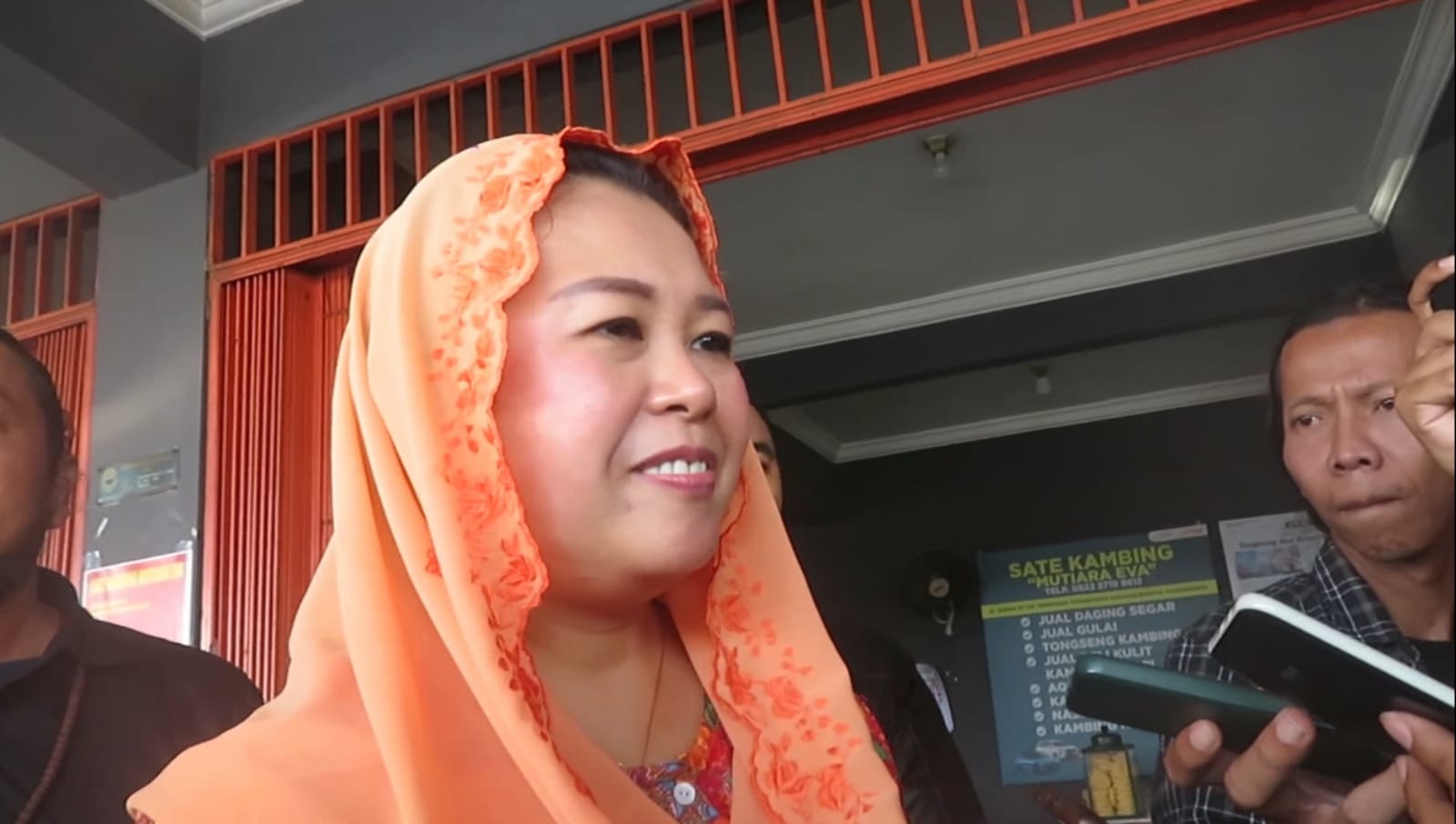 DUA: Yenny Wahid saat berada di Bantul Sabtu (13/10). (Dwi Agus/Radar Jogja)