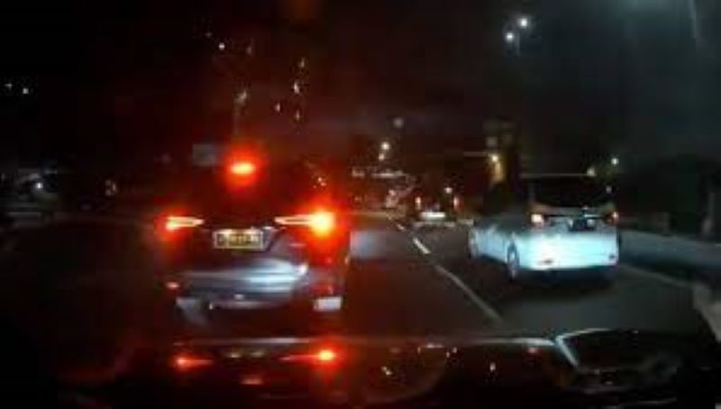 Tangkapan layar mobil pelat Polri yang viral