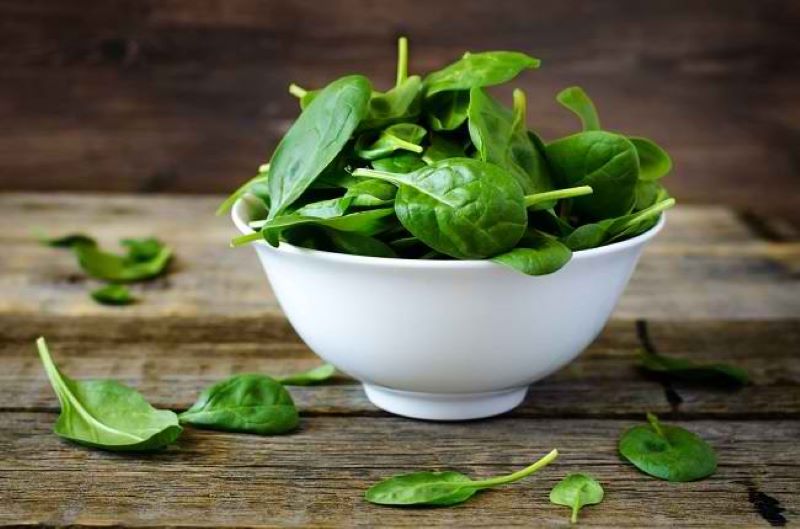 Semangkok daun bayam. (alodokter.com)