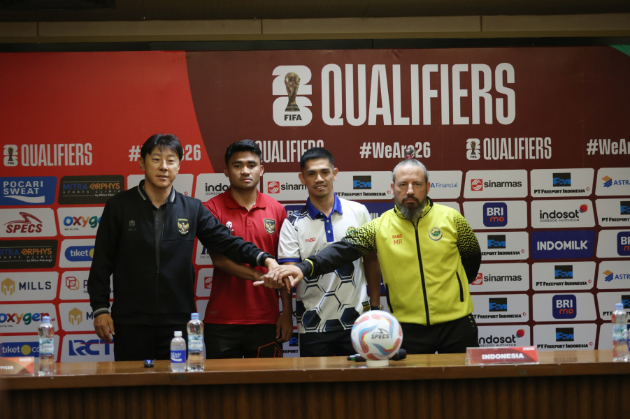 Konferensi pers di ruang media center Stadion Utama Gelora Bung Karno (SUGBK) jelang laga putaran pertama Kualifikasi Piala Dunia 2026, antara Indonesia menghadapi Brunei Darussalam (12/10/2023) di
