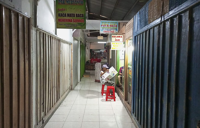 SEPI : Sebagian ruko di lantai dua Pasar Tumenggungan tutup. Aktivitas jual beli juga tampak sepi.M HAFIED/RADAR KEBUMEN