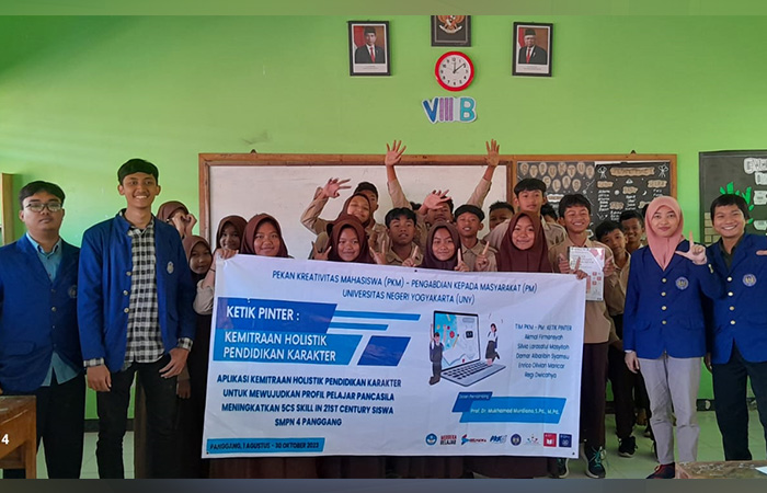 INOVATIF: Mahasiswa UNY membuat aplikasi Kemitraan Holistik Pendidikan Karakter (Ketikpinter). Dalam aplikasinya, turut menggandeng SMPN 4 Panggang, Gunungkidul.DOKUMENTASI UNY