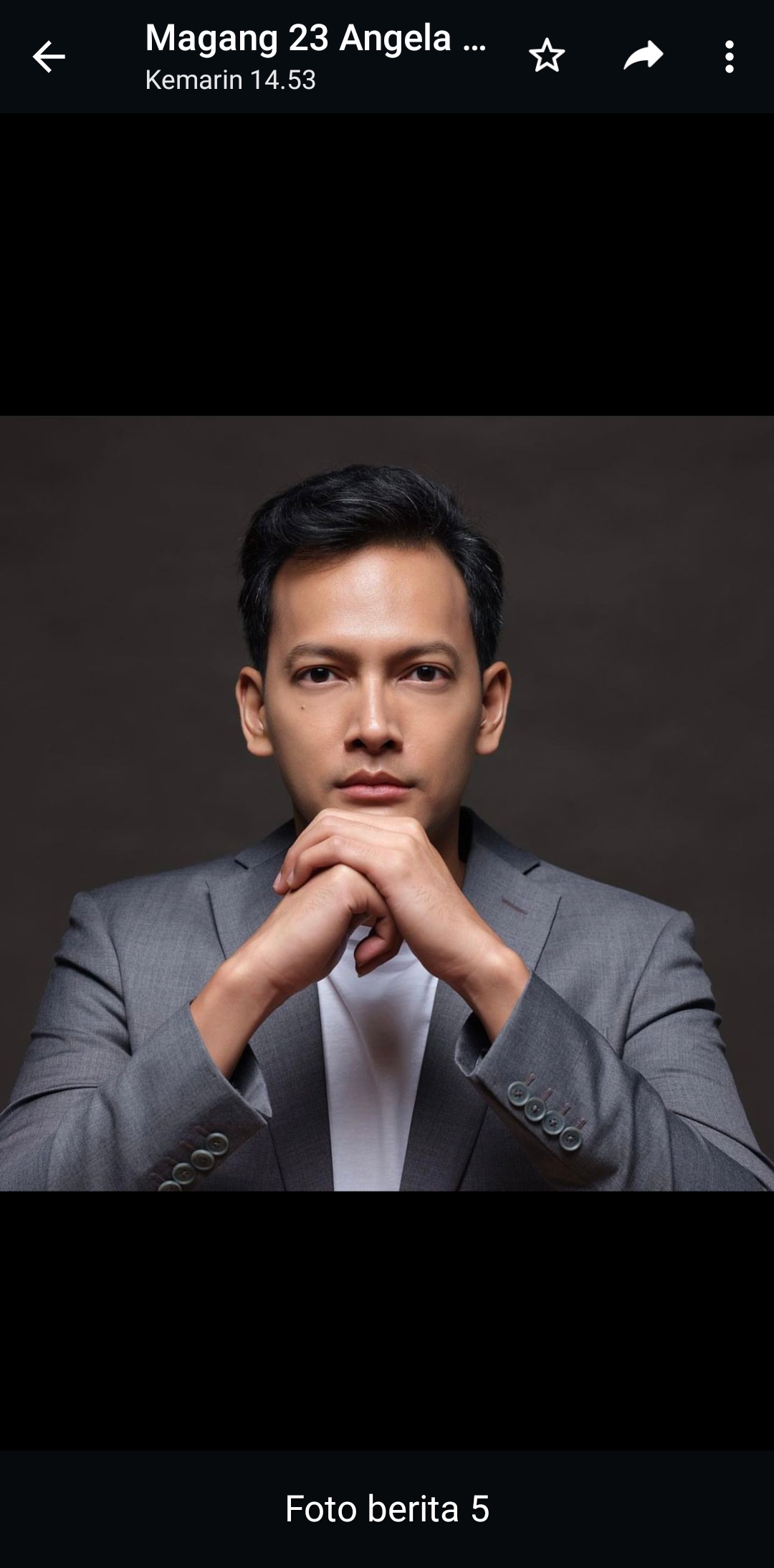 Unggah Foto Gala Premier &ldquo;Air Mata Di Ujung Sajadah&rdquo;, Fedi Nuril  : Gue ngak santai sama sekali. (Instagram/@fedinuril )