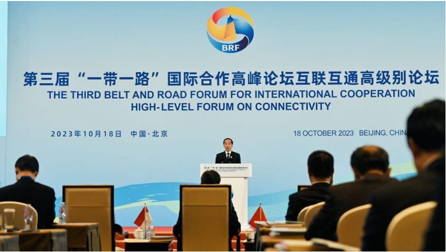 Presiden Jokowi saat berpidato di High Level Forum yang digelar di China National Convention Center, Bijing, pada Rabu(18/10) (sumber : setpres)