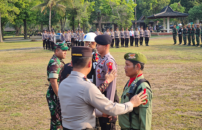SIAGA: Para personel polisi, TNI, dan stakeholder laim disiagakan selama Operasi Mantap Brata (OMB) Candi 2023-2024 berlangsung.Naila Nihayah/Radar Jogja