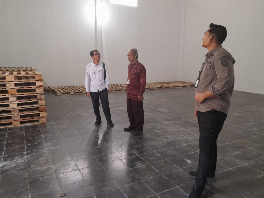 AMAN: Pengecekkan kesiapan gudang logistik KPU Purworejo oleh Bawaslu dan KPU Purworejo pada Rabu (18/10). (Istimewa)