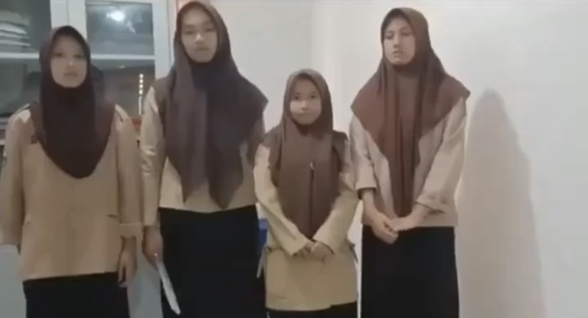 Pelajar SMAN 1 Stabat Kabupaten Langkat, Sumatera Utara, yang melakukan perundungan