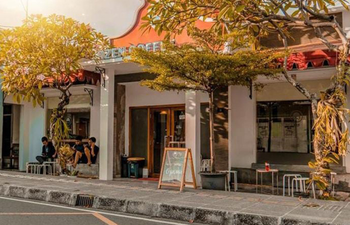 INSTAGRAMABLE: Suasana Azen Coffee Malioboro dengan setiap sudutnya cocok untuk dijadikan latar berfoto. Lokasinya ada di timur gedung Kepatihan.Dokumentasi Azen Coffee Malioboro